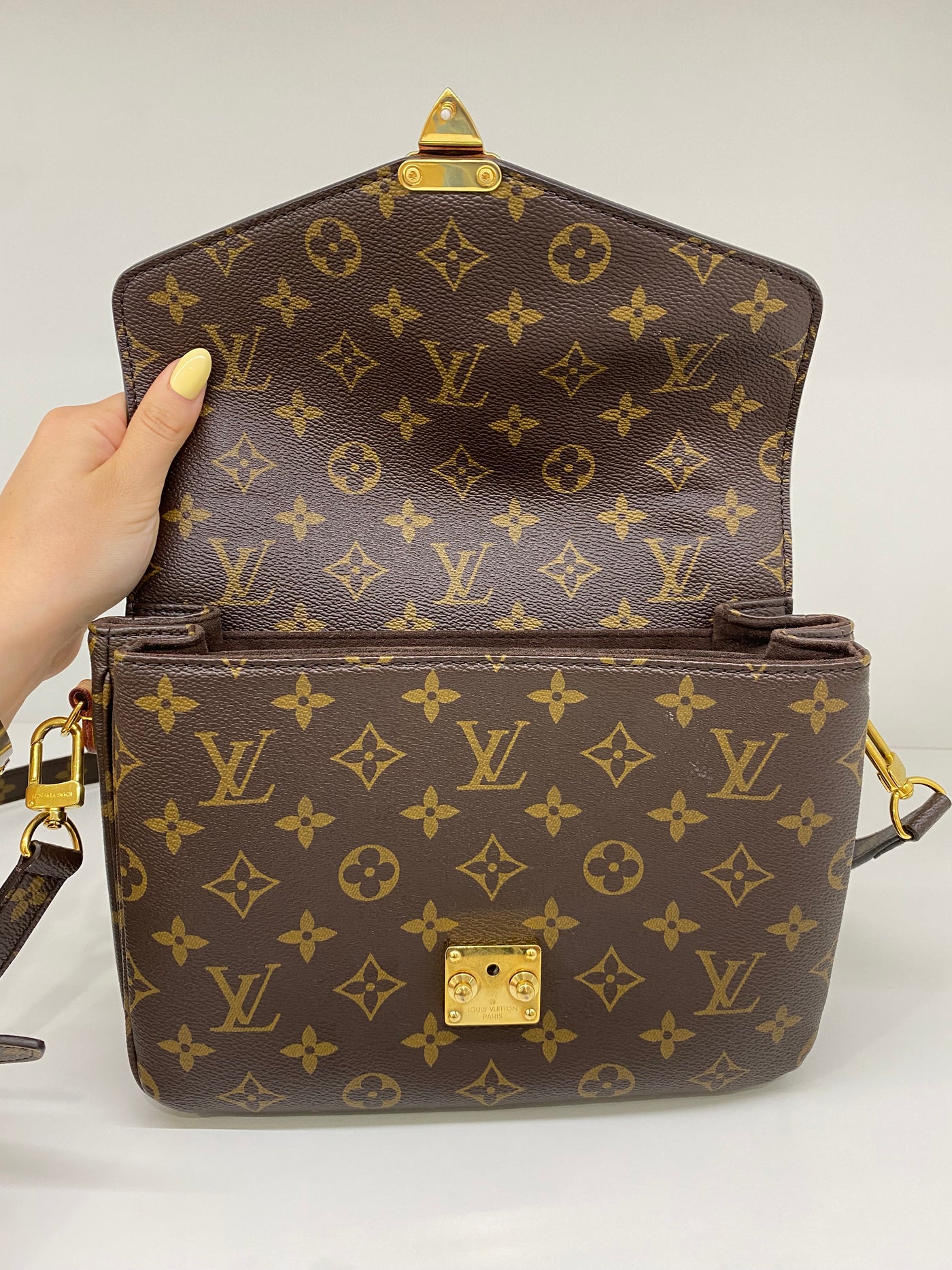 Louis Vuitton Metis GHW