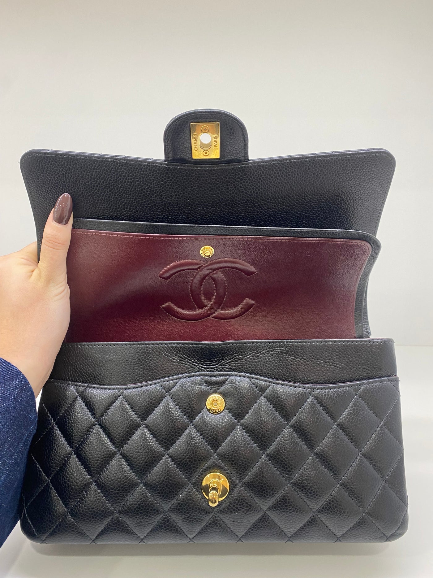 Chanel Classic Flap Medium Black Caviar GHW