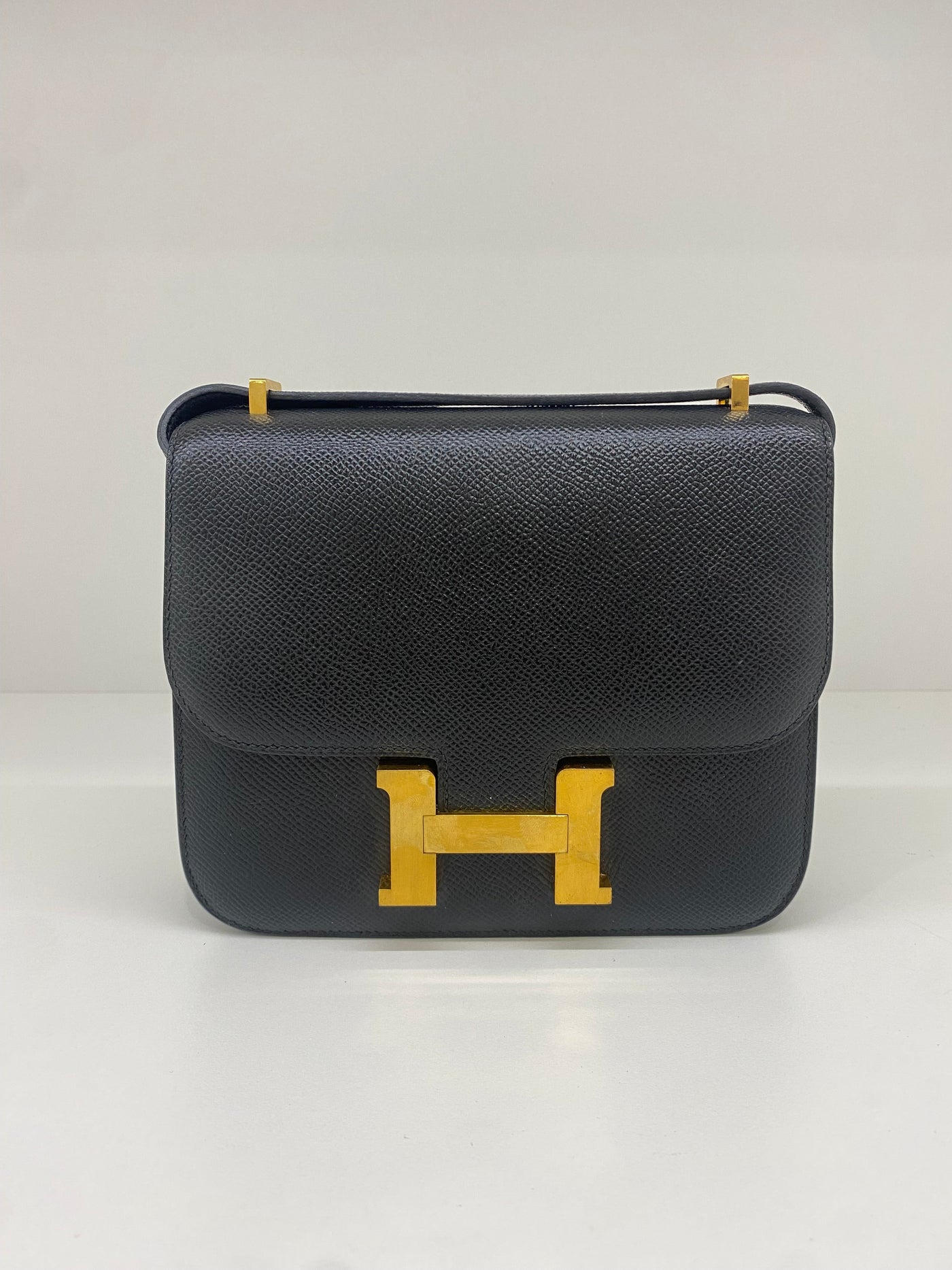 Hermes Constance 18 Noir GHW