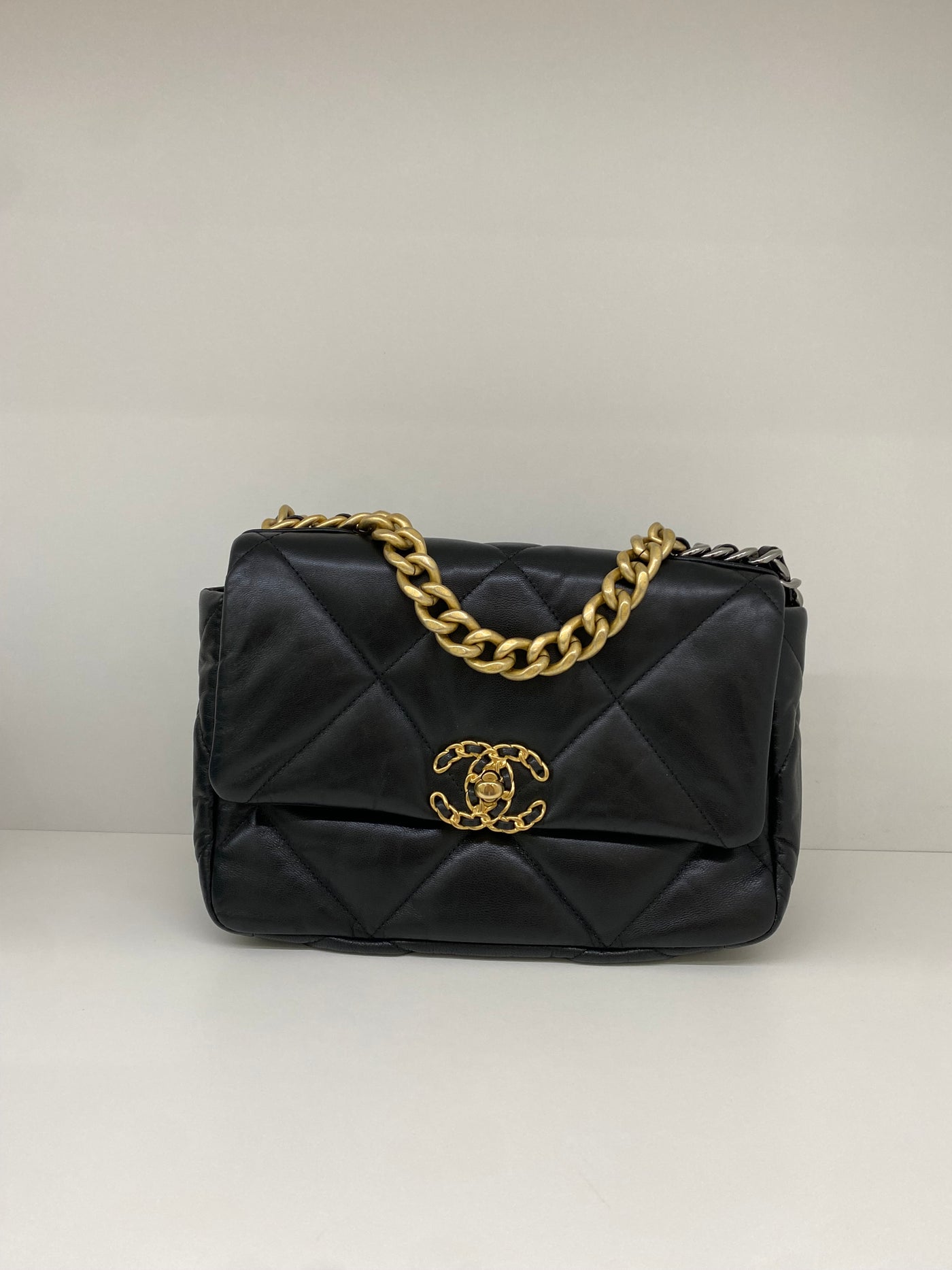 Chanel 19 Flap Bag Black - Small