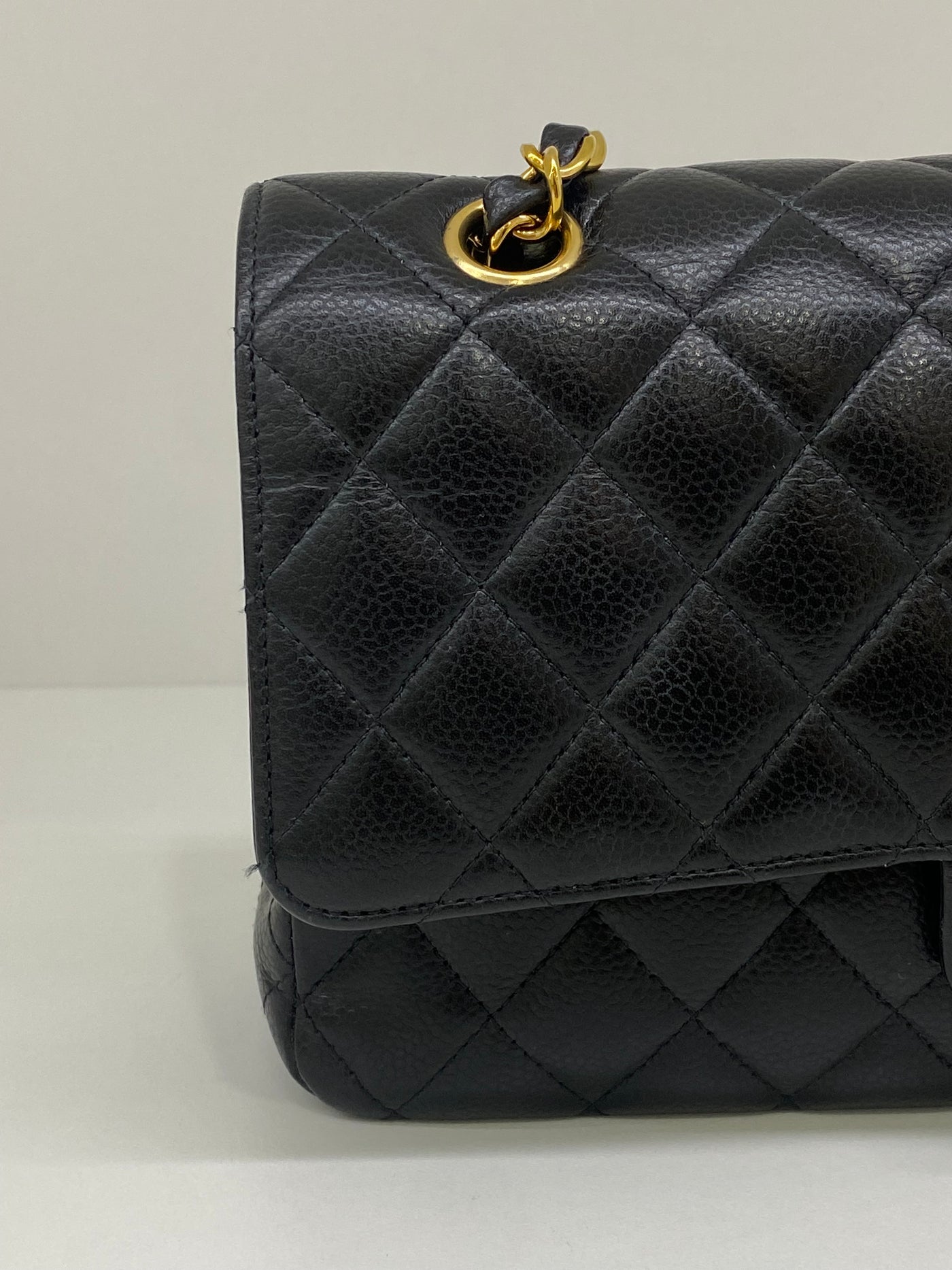 Chanel Classic Flap Medium Black Caviar GHW