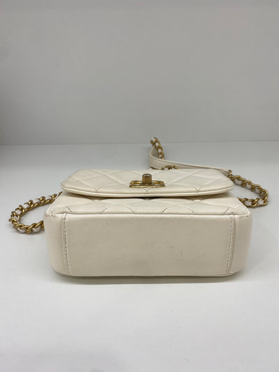 Chanel Cream Cross Body Bag Lambskin GHW