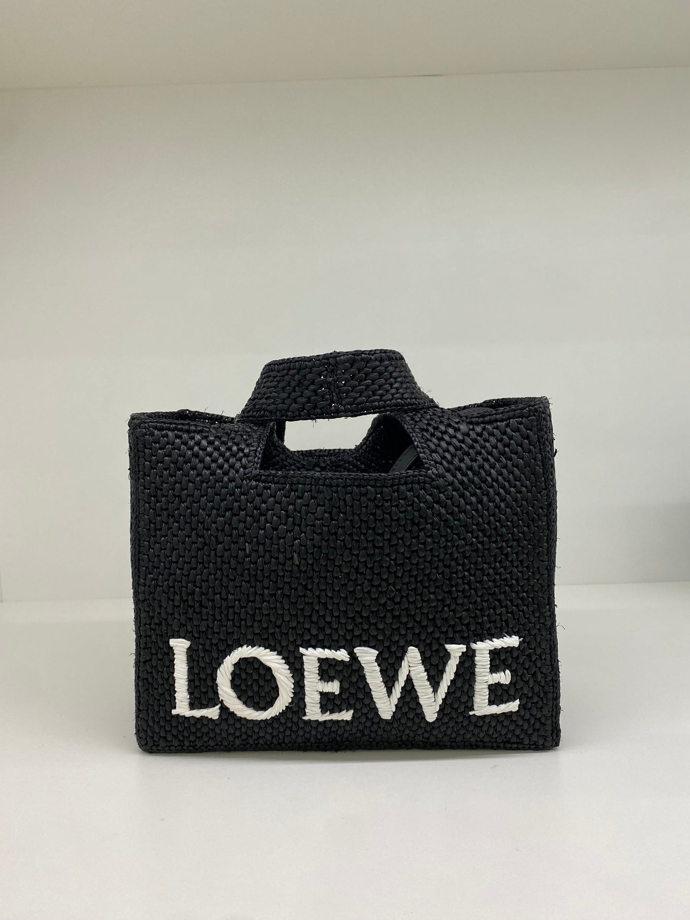 Loewe Font Tote Raffia Small Black