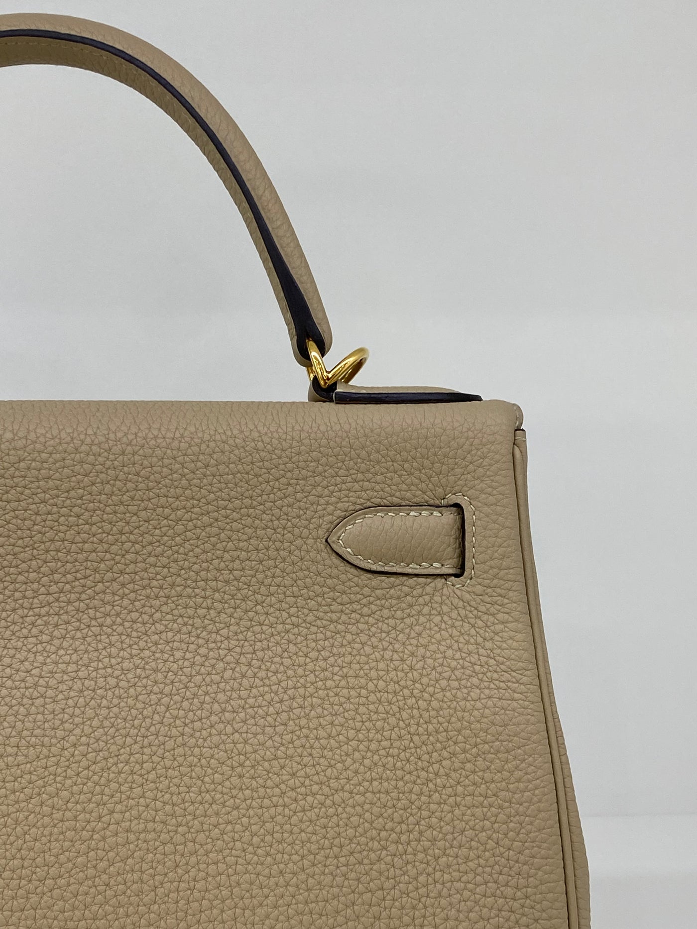 Hermes Kelly 28 Trench GHW