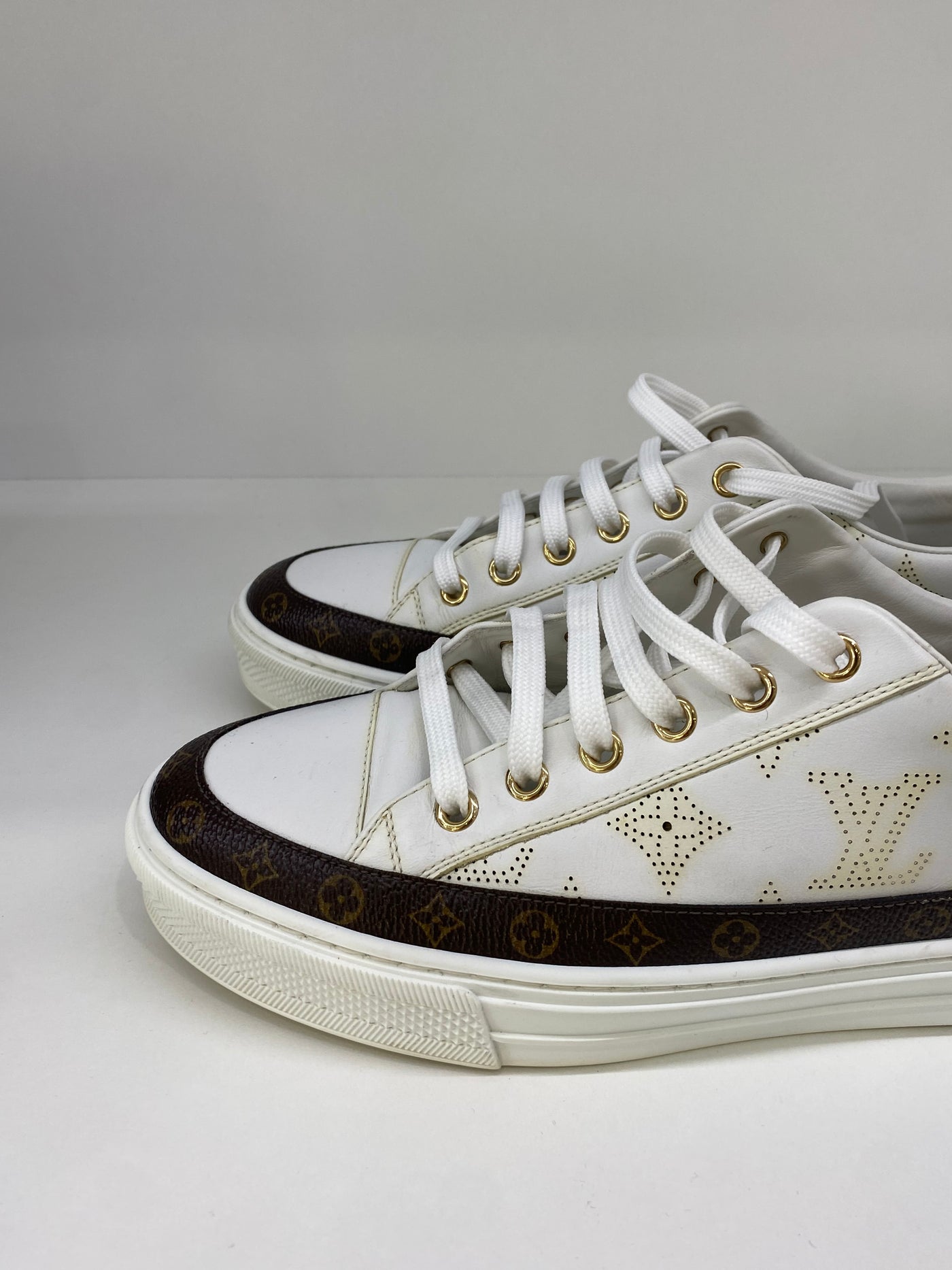 Louis Vuitton White Sneakers Size 37.5