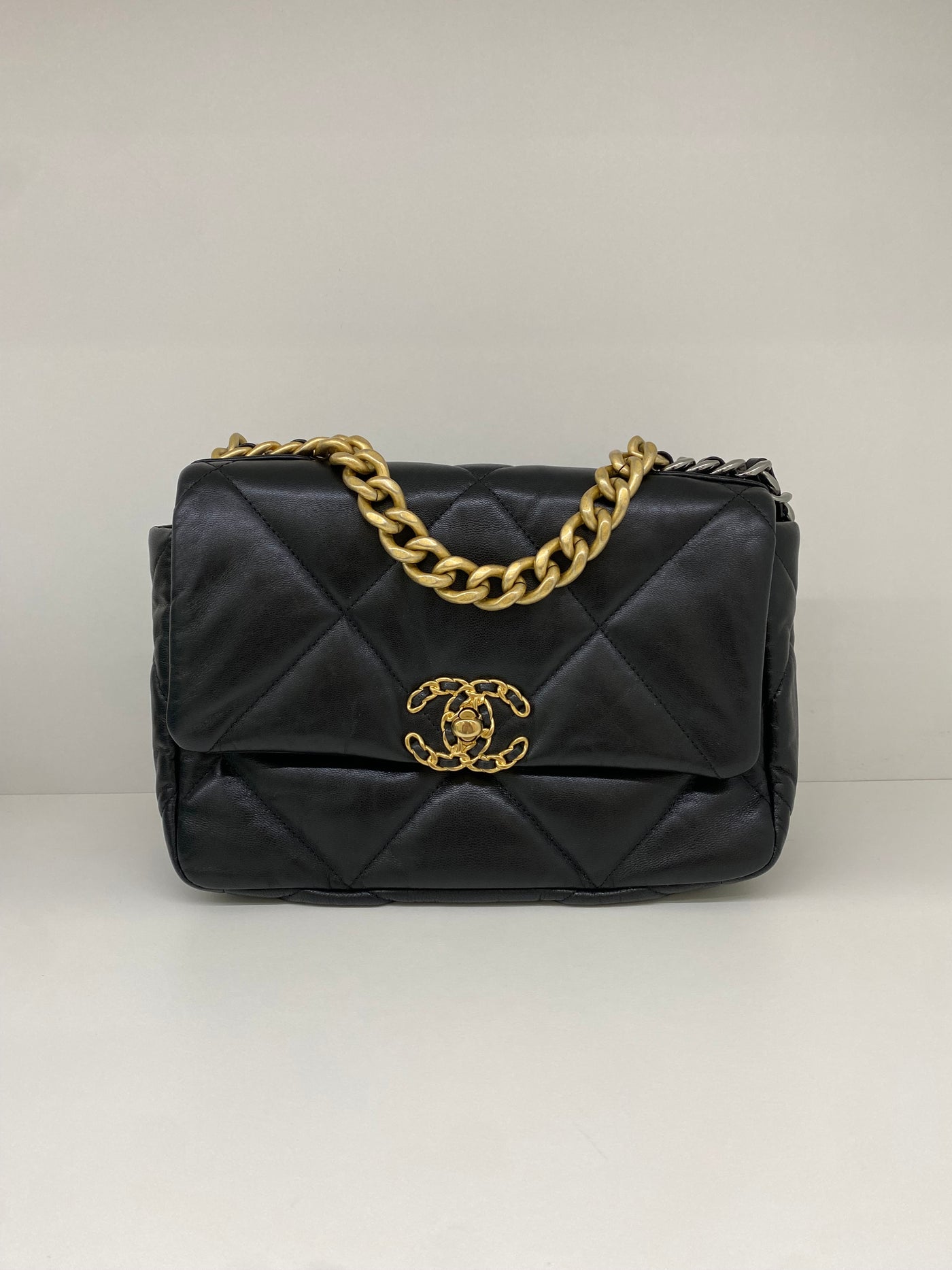 Chanel 19 Flap Bag Black - Small