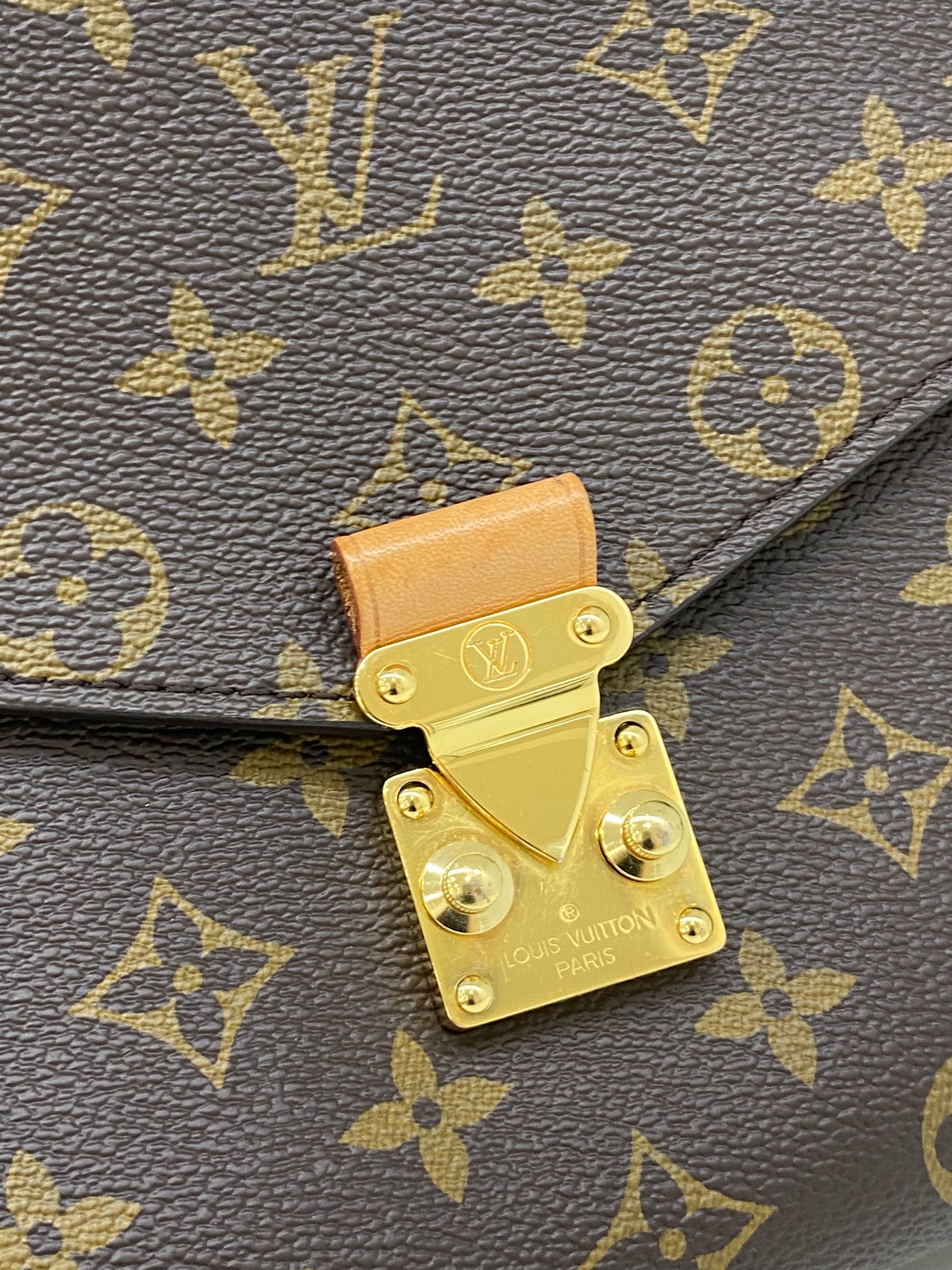 Louis Vuitton Metis GHW