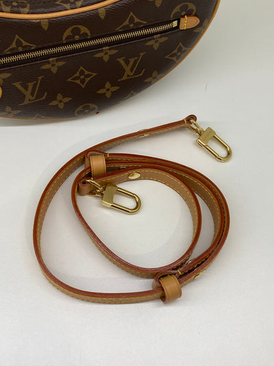 Louis Vuitton Loop Monogram