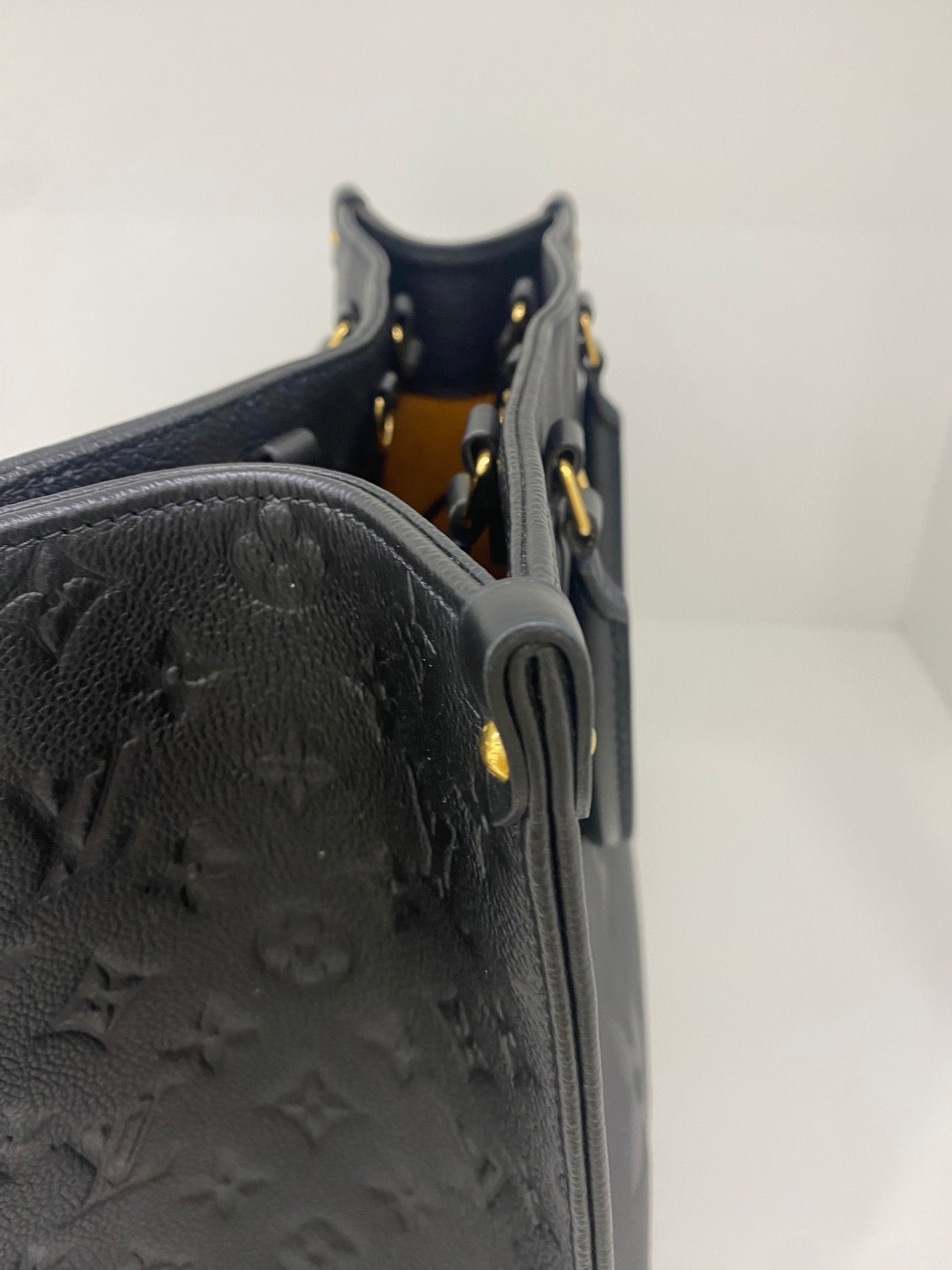 Louis Vuitton OnTheGo Black MM