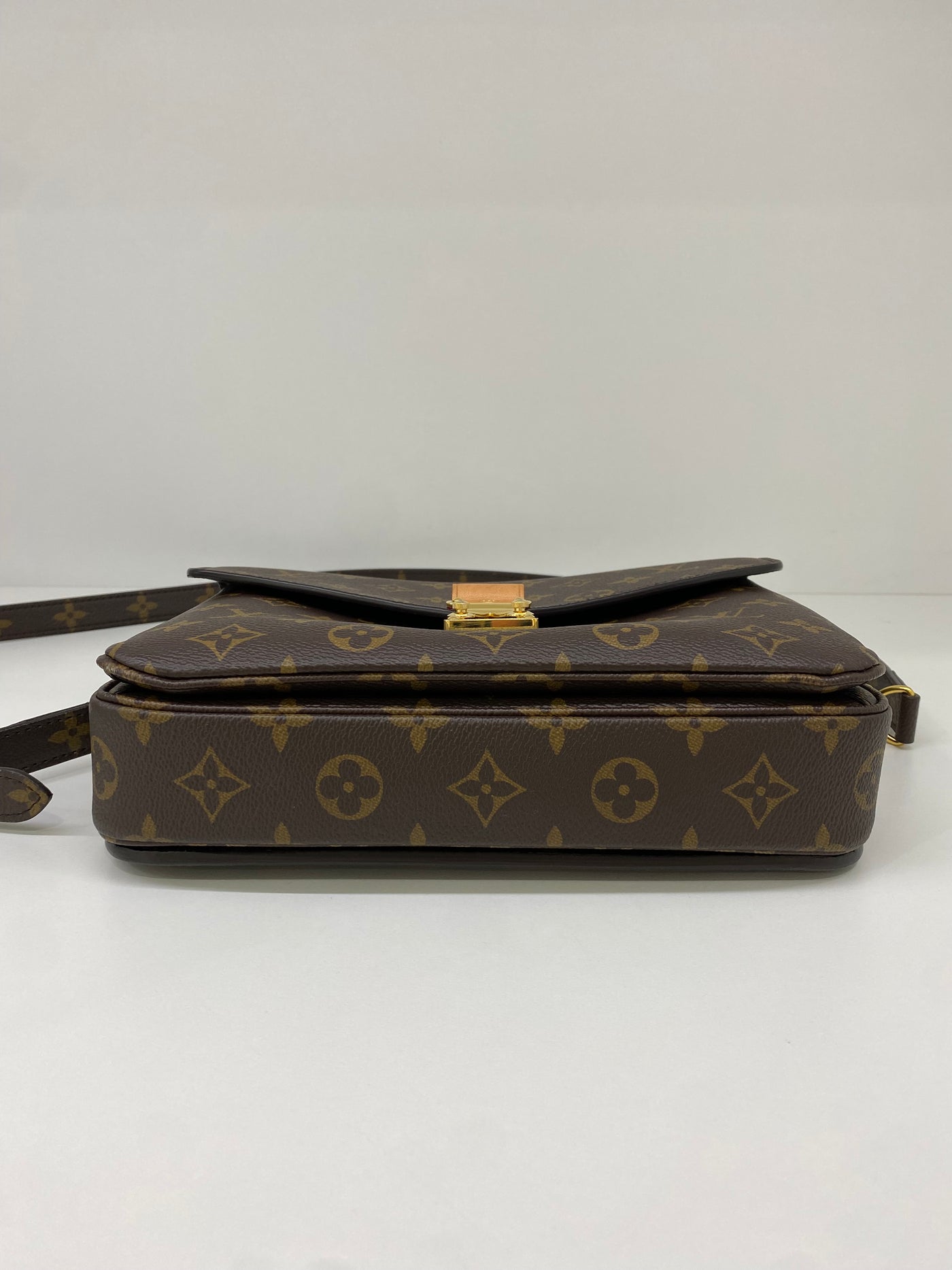 Louis Vuitton Metis GHW