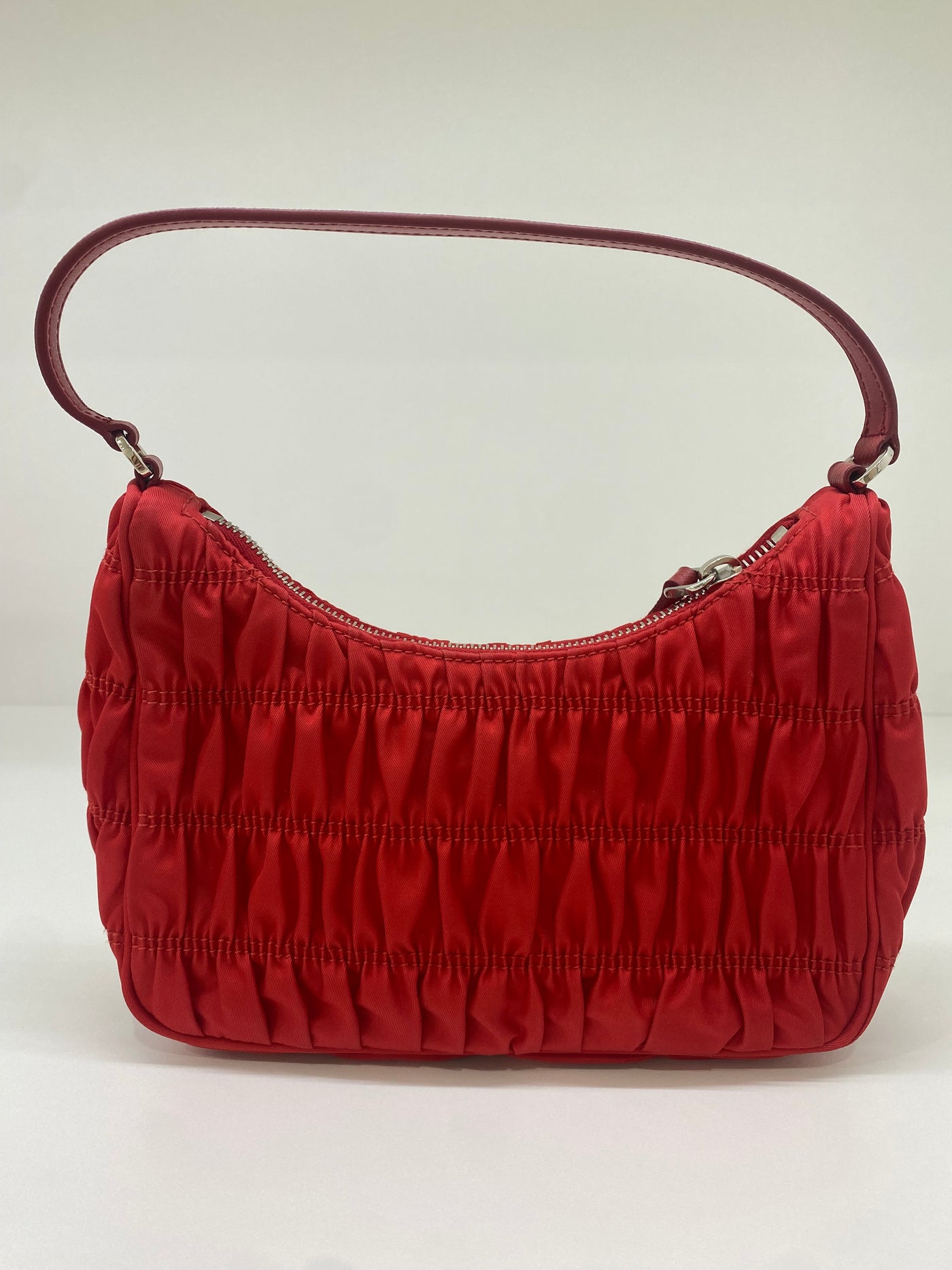 Prada Re-edition 2005 Ruched Red