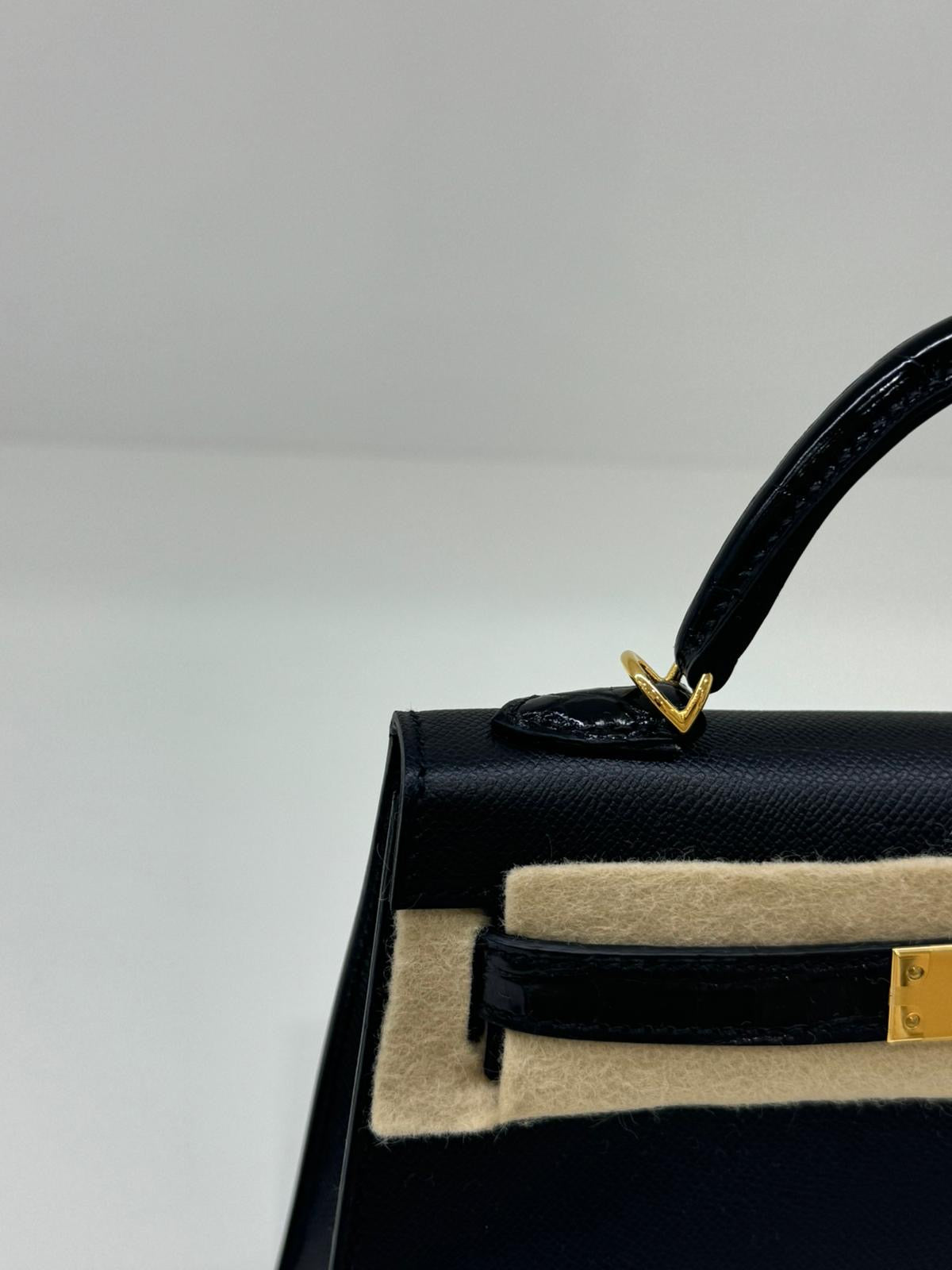 Hermes Mini Kelly 20 Black Touch with Alligator GHW