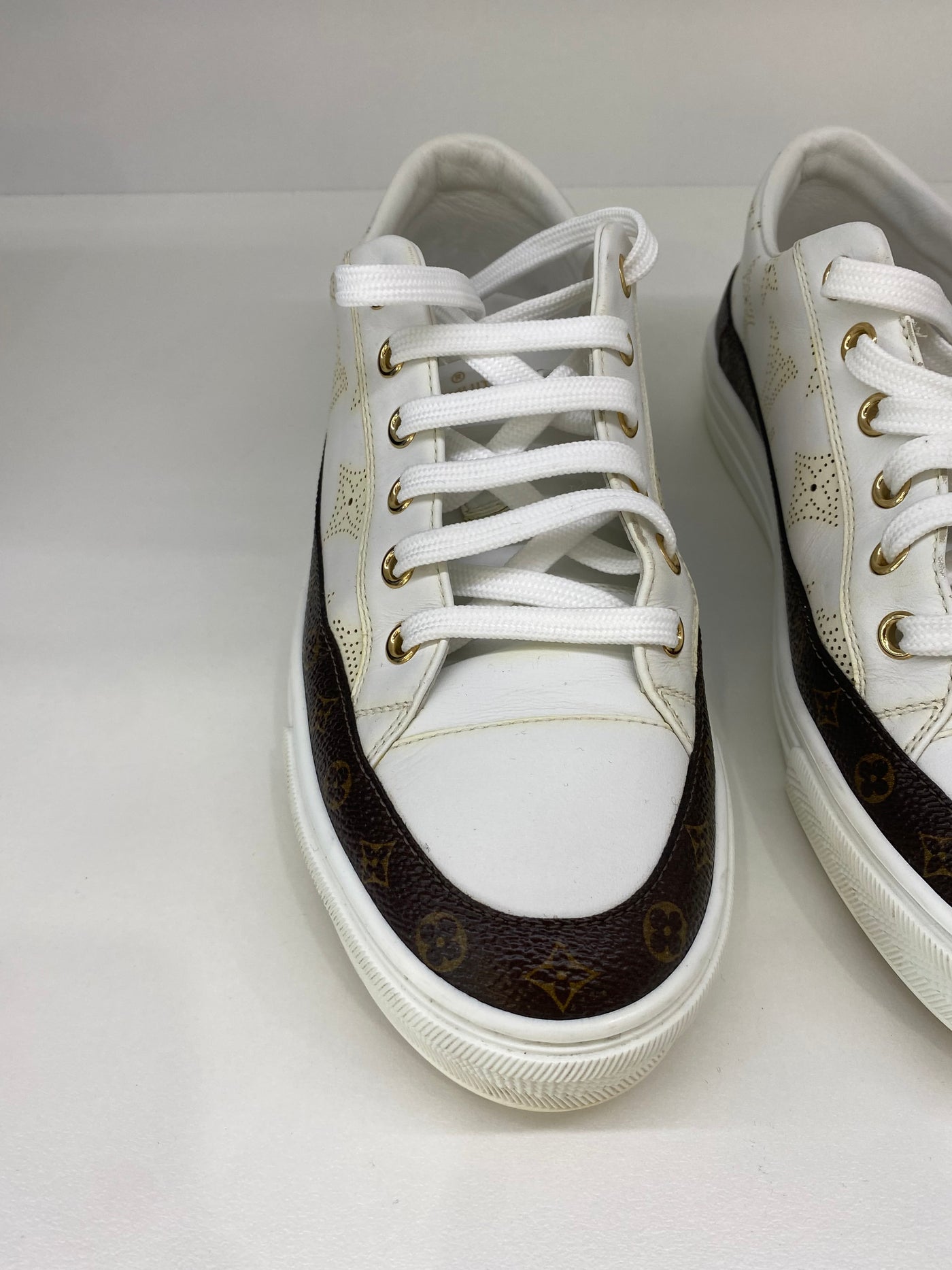 Louis Vuitton White Sneakers Size 37.5