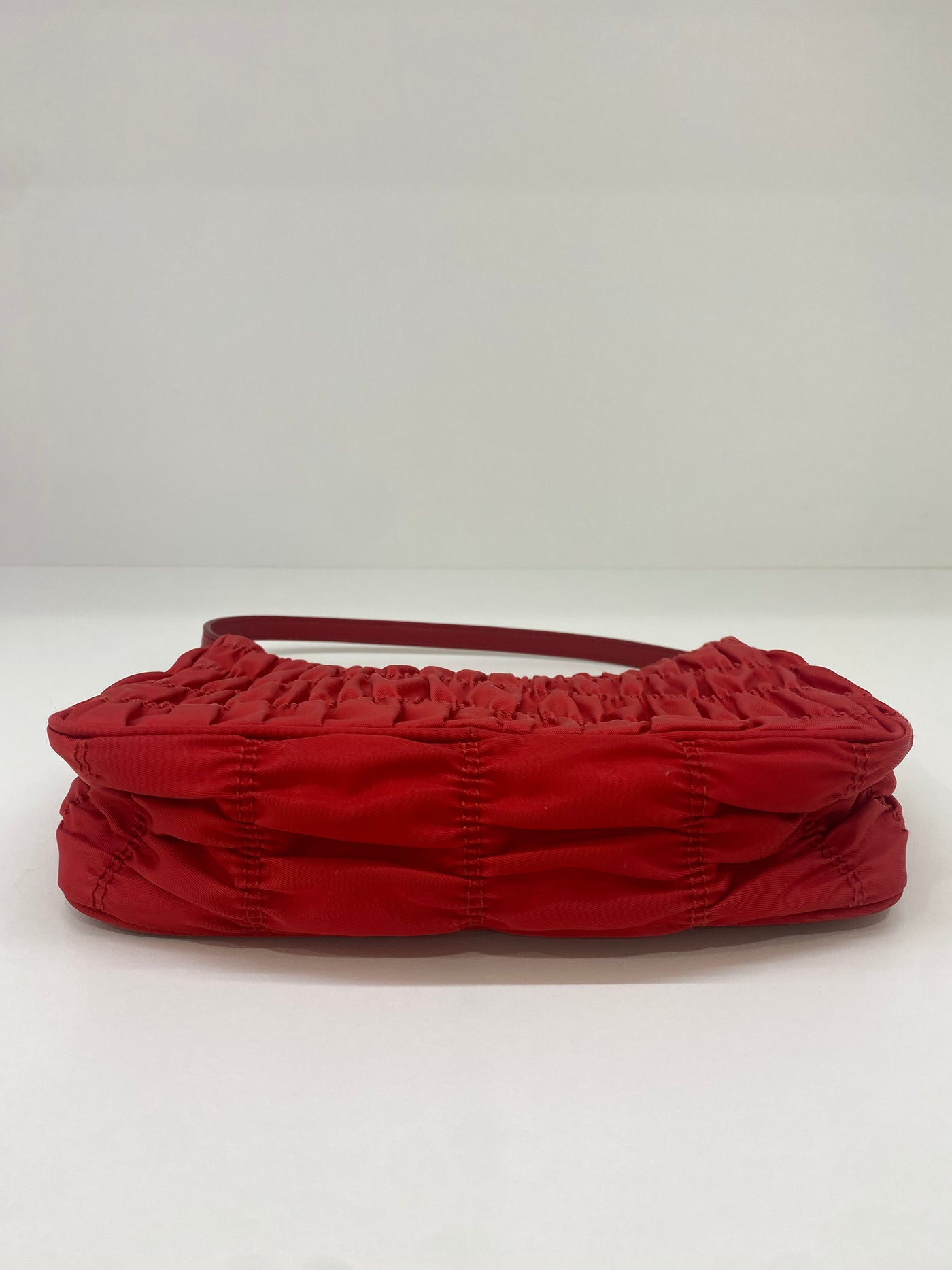 Prada Re-edition 2005 Ruched Red