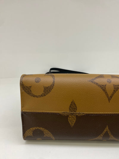 Louis Vuitton Onthego MM bag