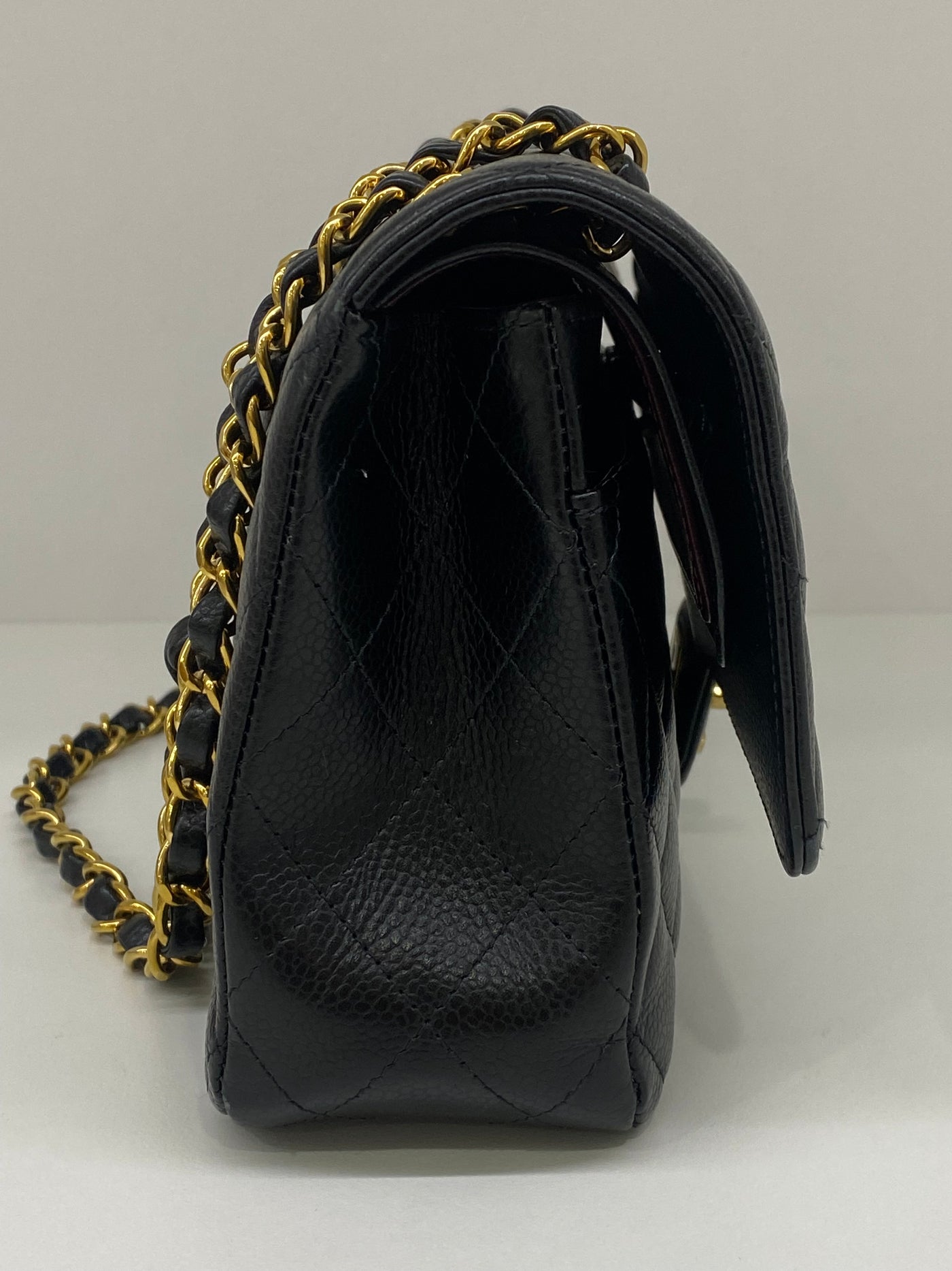 Chanel Classic Flap Medium Black Caviar GHW