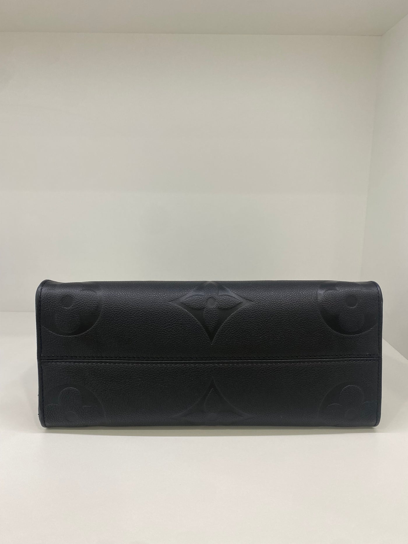 Louis Vuitton OnTheGo Black MM