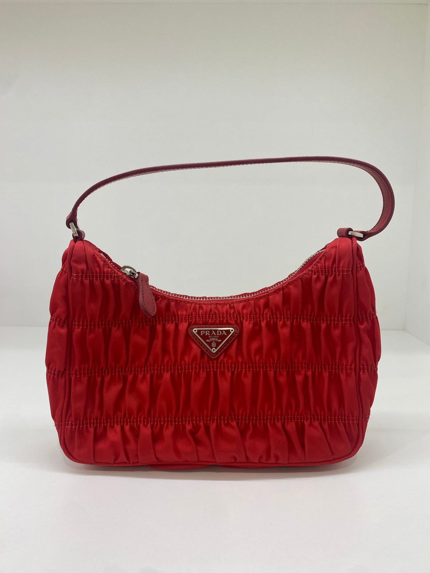 Prada Re-edition 2005 Ruched Red