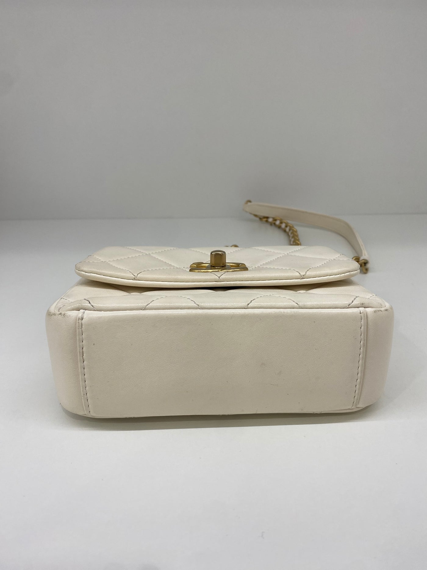 Chanel Cream Cross Body Bag Lambskin GHW