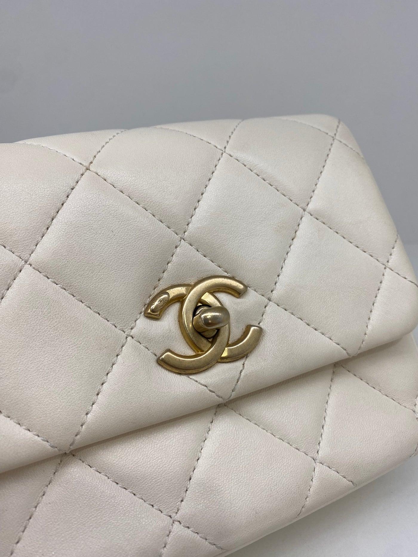 Chanel Cream Cross Body Bag Lambskin GHW