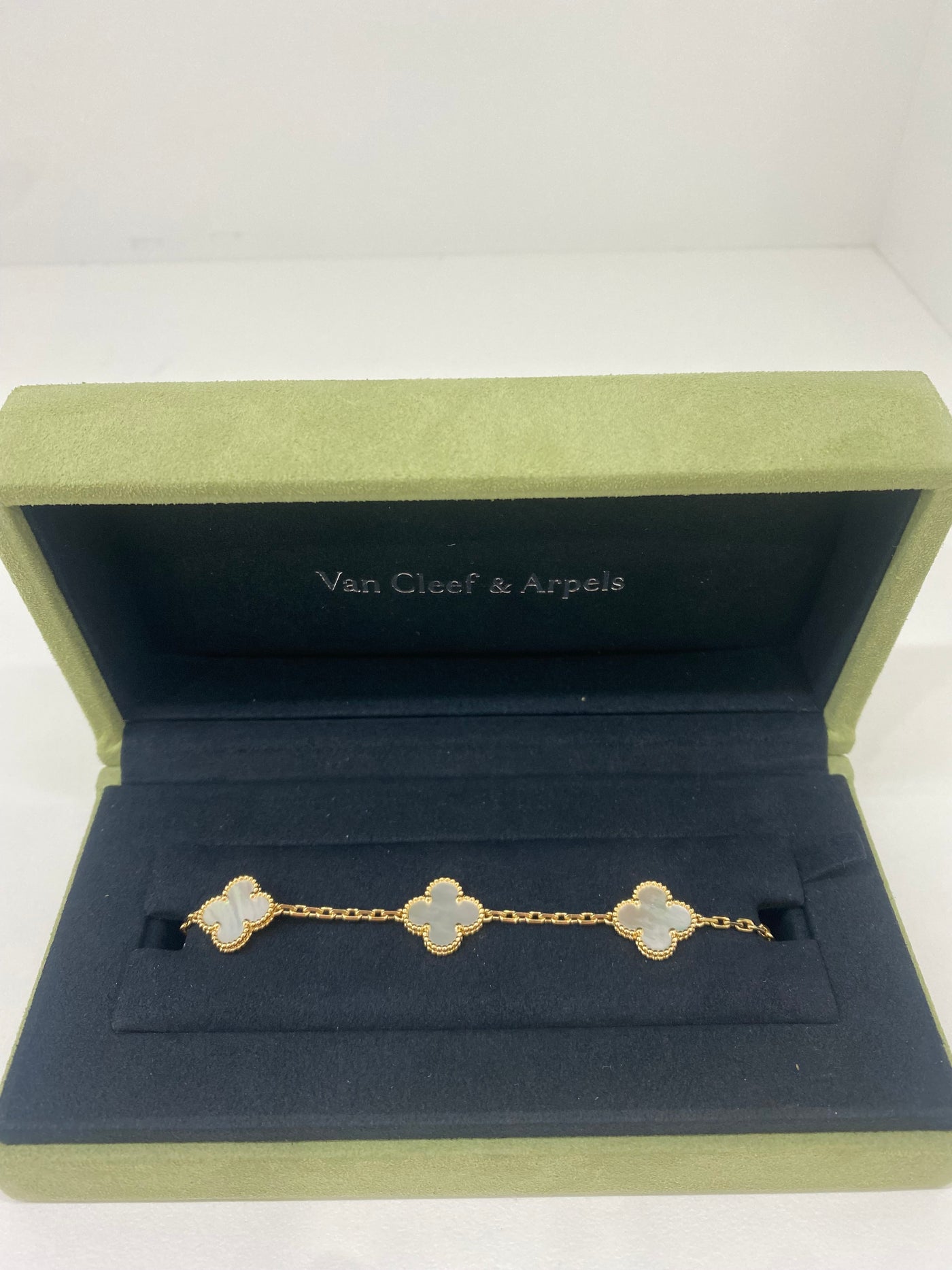 Van Cleef Alhambra 5 Motif Bracelet Mother of Pearl GHW