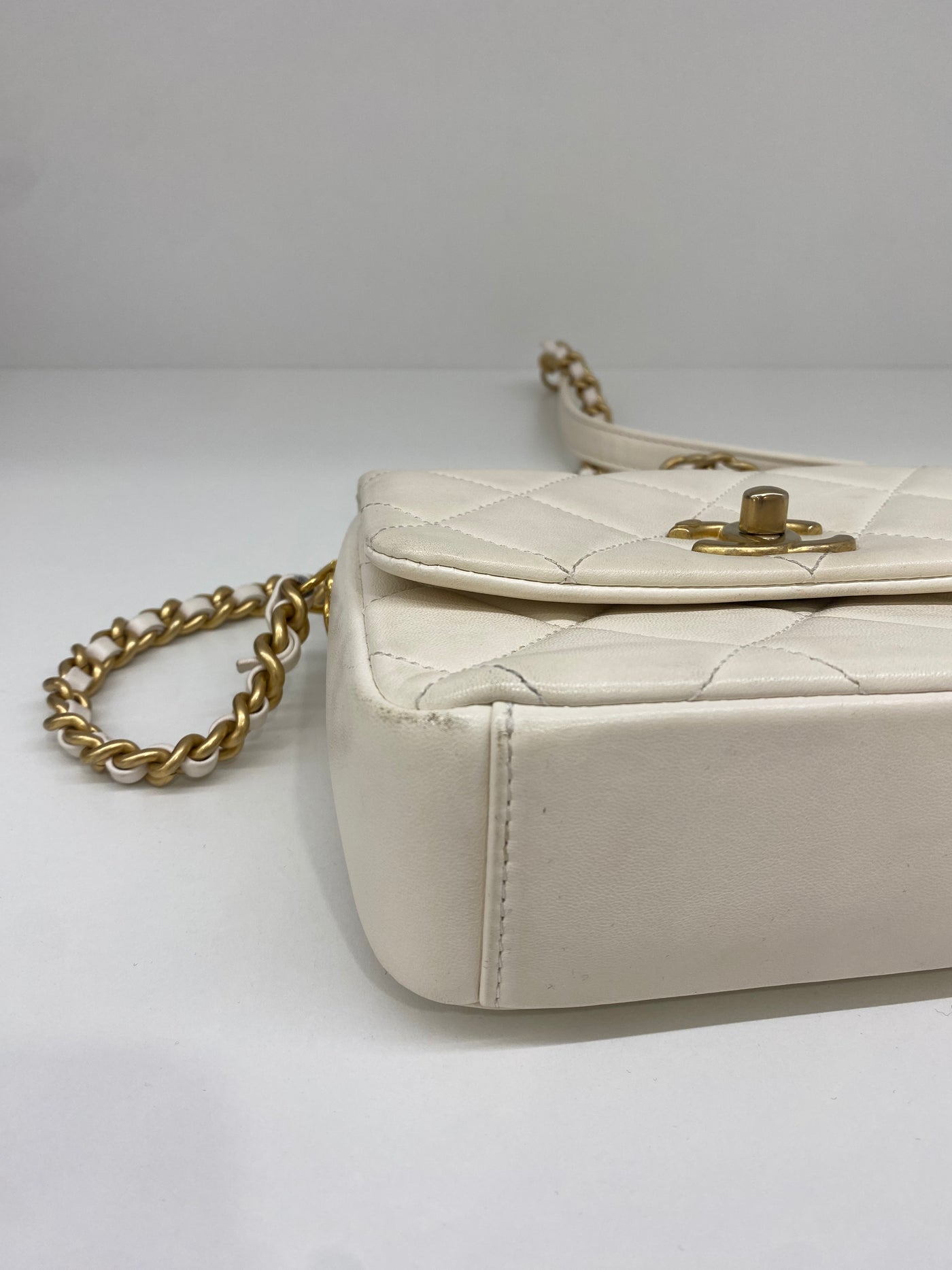 Chanel Cream Cross Body Bag Lambskin GHW