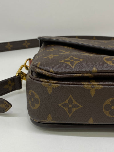 Louis Vuitton Metis GHW