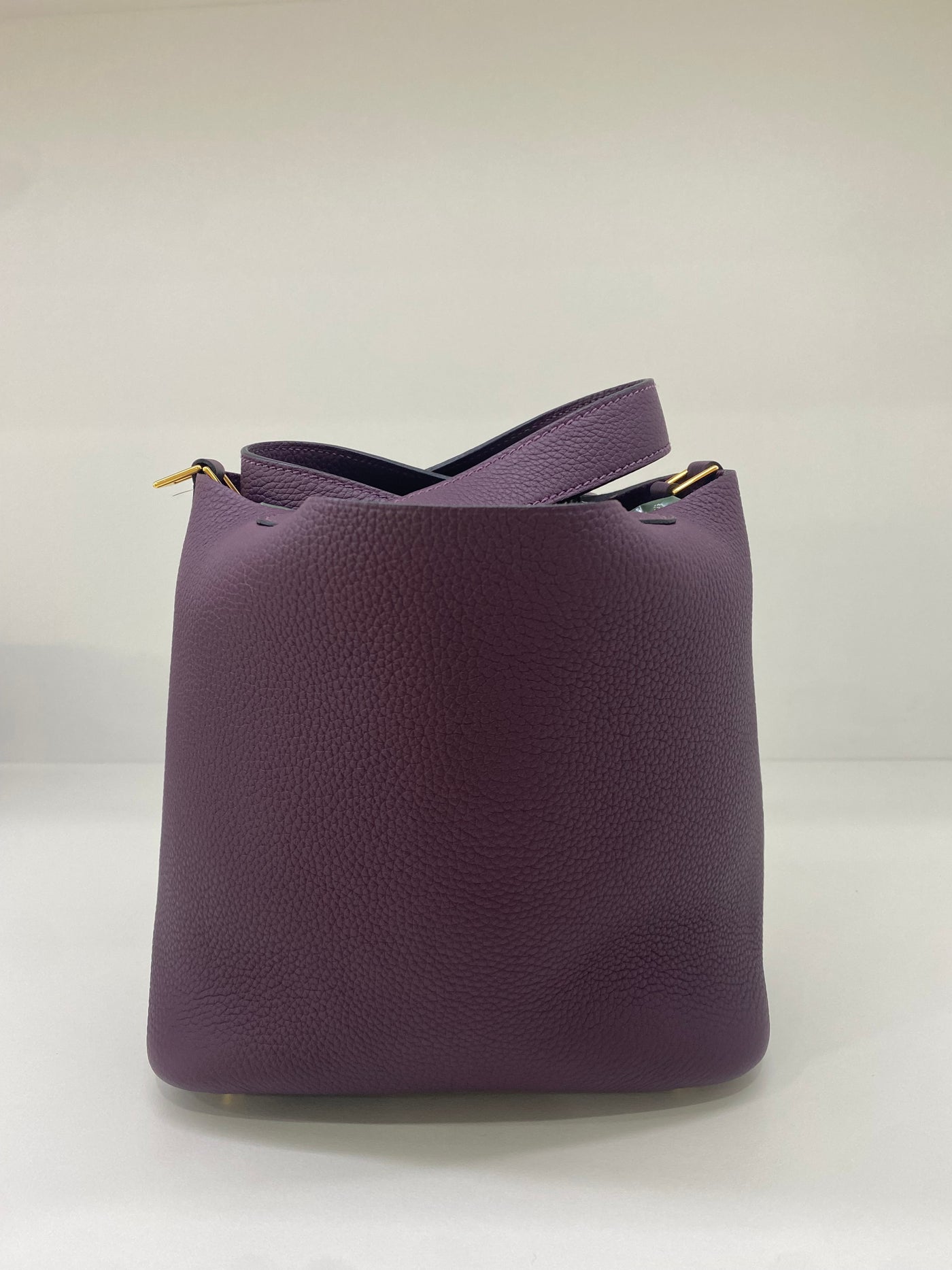 Hermes Picotin 18 Cassis GHW